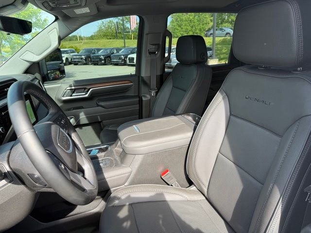 2025 GMC Sierra 3500HD Denali