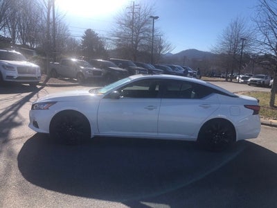 2022 Nissan Altima 2.5 SR