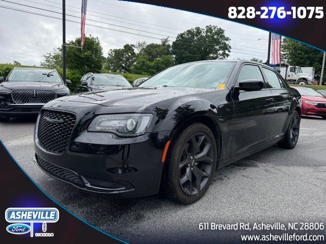 2021 Chrysler 300 Touring