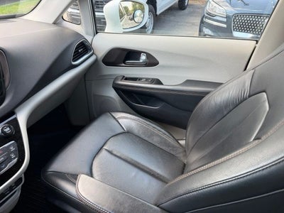 2017 Chrysler Pacifica Touring L