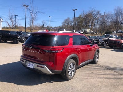 2024 Nissan Pathfinder SL