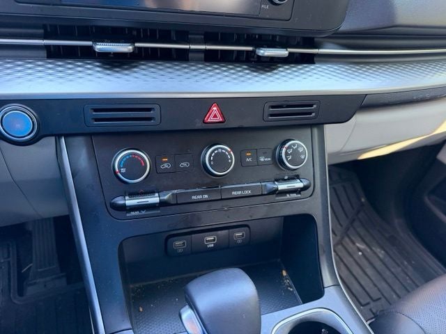 2023 Kia Carnival LX Seat Package