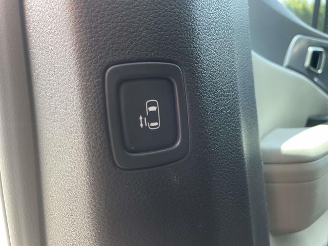 2023 Kia Carnival LX Seat Package