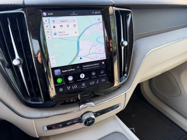 2023 Volvo XC60 B6 Ultimate Dark Theme