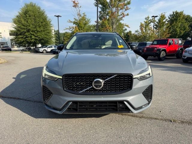 2023 Volvo XC60 B6 Ultimate Dark Theme