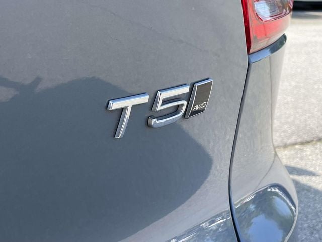 2021 Volvo XC40 R-Design