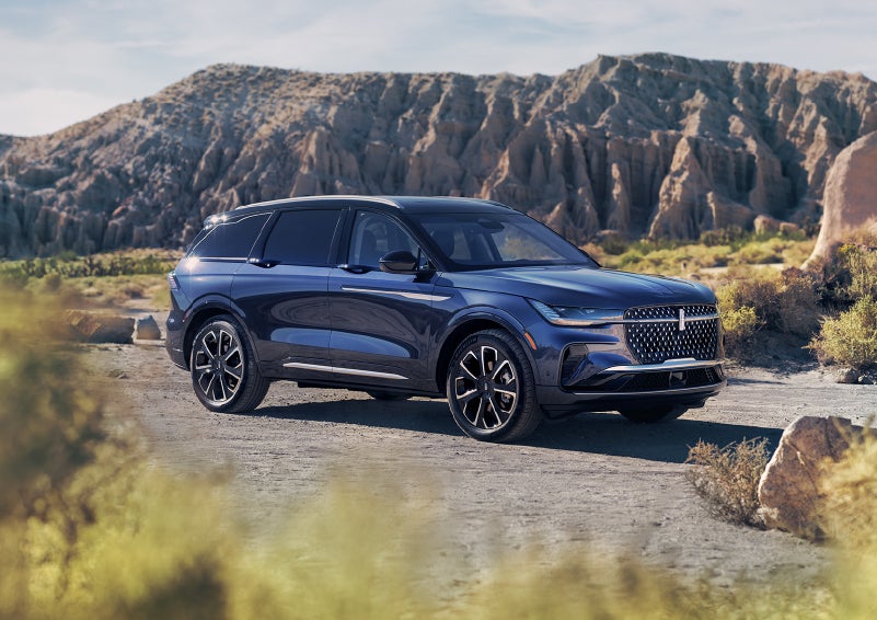 A 2024 Lincoln Nautilus® SUV is parked in a desert national park. | Asheville Lincoln in Asheville NC