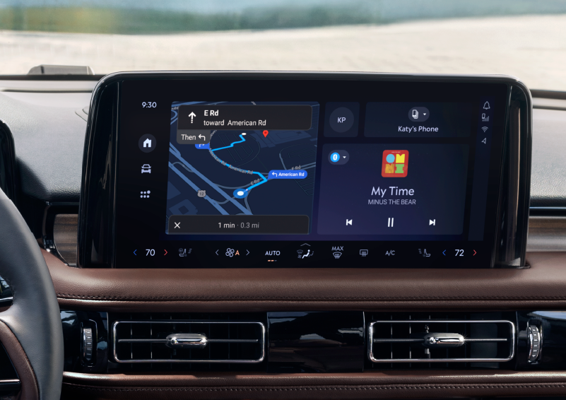 The 13.2-inch LCD touchscreen is showcased. | Asheville Lincoln in Asheville NC