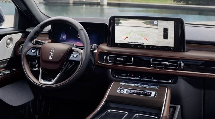 The backup camera of the 2027 Lincoln Aviator® SUV is displayed on screen. | Asheville Lincoln in Asheville NC